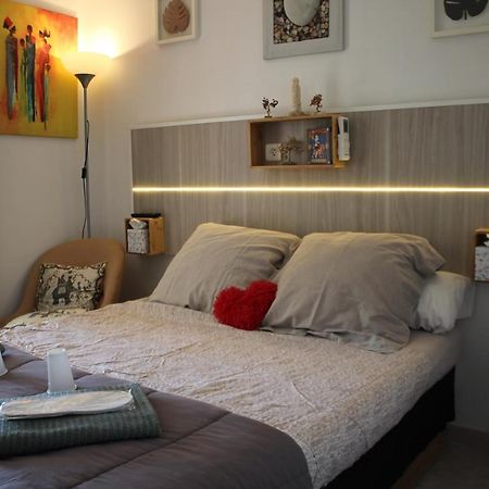Philippe & Marie, A Louer Petite Chambre Chez L'Habitant Avec Terrasse Dans Villa, Au Pied Du Luberon Кюкюрон Екстер'єр фото