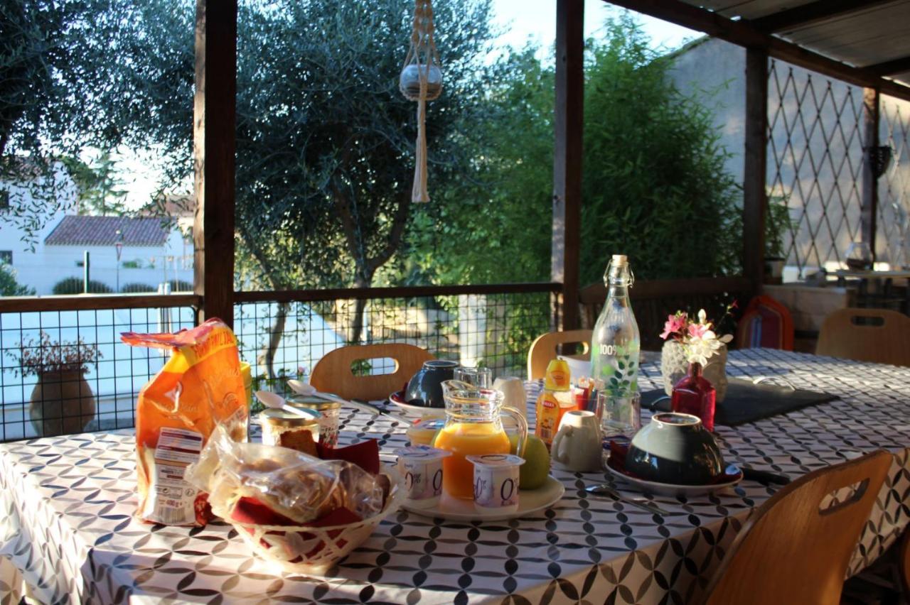 Philippe & Marie, A Louer Petite Chambre Chez L'Habitant Avec Terrasse Dans Villa, Au Pied Du Luberon Кюкюрон Екстер'єр фото