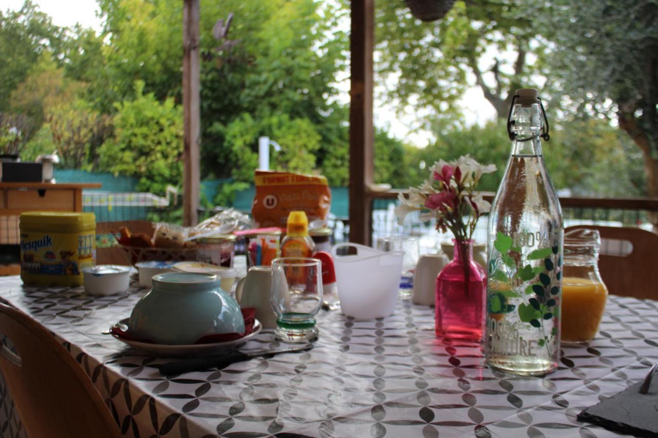 Philippe & Marie, A Louer Petite Chambre Chez L'Habitant Avec Terrasse Dans Villa, Au Pied Du Luberon Кюкюрон Екстер'єр фото