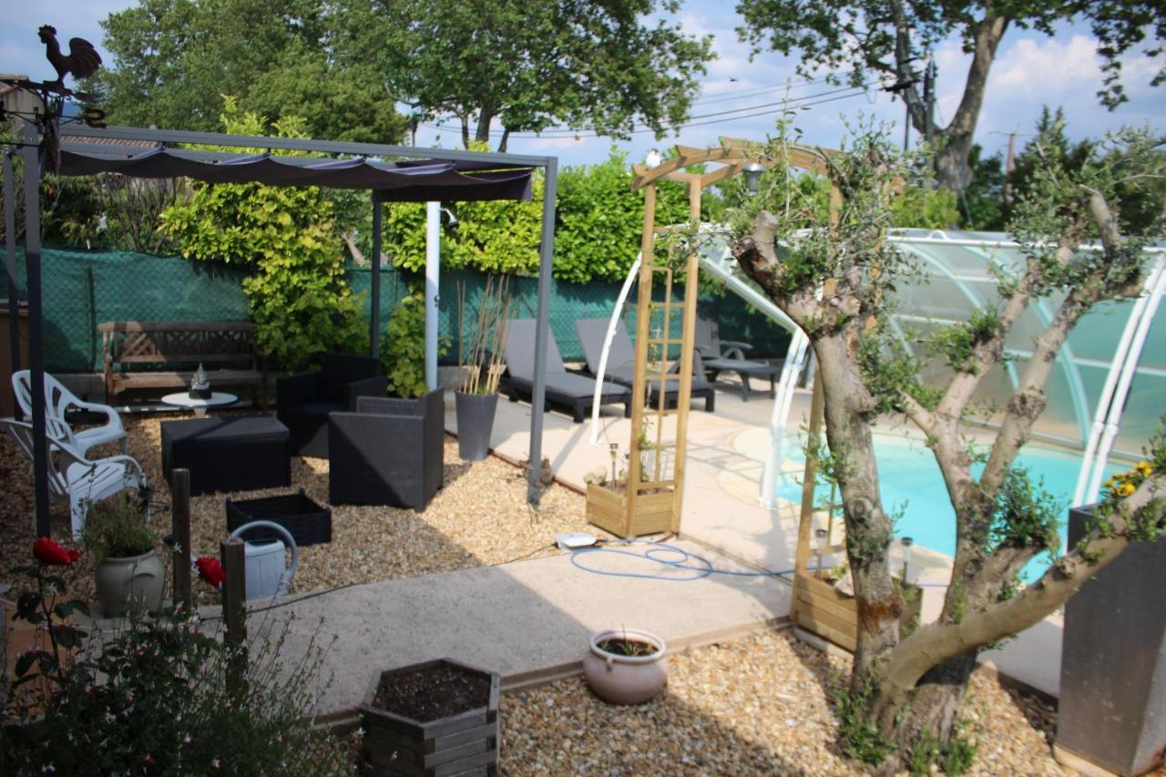 Philippe & Marie, A Louer Petite Chambre Chez L'Habitant Avec Terrasse Dans Villa, Au Pied Du Luberon Кюкюрон Екстер'єр фото